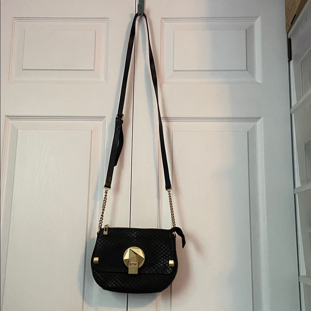 Celine Dion Octave Leather Crossbody Flip-lock Clasp Closure Model: CBY 5389 - Picture 4 of 11